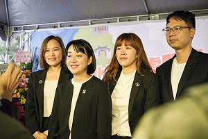 王婉諭宣布「加諭附小」開幕:選民對地方政治的不滿日益加深