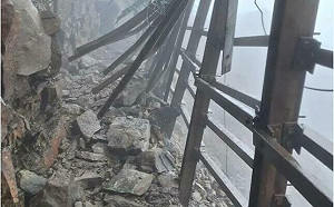 山友注意了！玉山「這處」護欄塌陷 已影響通行