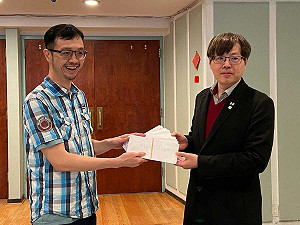 近百紐約台僑搶簽罷免連署 基進王興煥見證並帶回連署書