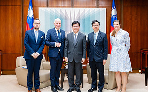 台捷強化半導體供應鏈  林佳龍：持續合作無人機領域提升防衛韌性   