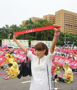 水究竟有多深?剴剴案引關注 藝人楊晨熙籲網友持續監督兒虐議題