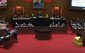 監察院有衛生紙了！ 謝龍介質詢轉送台南災民五箱愛心