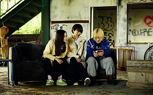 日本動作爽片《辣妹刺客3：假期殺機》3/28上映！演員相差12歲「對話有代溝」