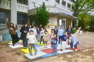 藝術與安全並重 高市溪洲國小彩繪學校通學步道