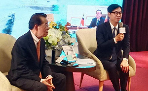 謝長廷高雄新書發表會 陳其邁譽成功的外交家