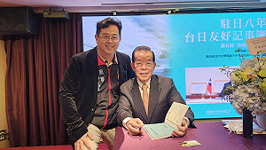 睽違17年再重逢  謝長廷勉薛兆基發揮在地優勢拼議員