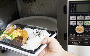 常吃超商微波食品注意　塑膠微粒累積腦部恐失智！權威醫：我不敢吃