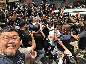 【四叉貓專訪3】戲稱趁ㄆ友洗澡查民眾黨帳冊 他把柯文哲送進去關
