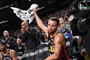 勇士、湖人難兄難弟!Curry、LeBron都受傷