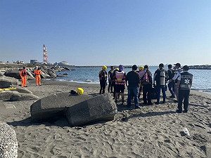 3少年高雄茄萣海域戲水 1人疑溺水身亡