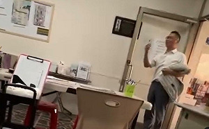 游智彬又闖桃園多加教會罷免連署站鬧場　高調開嗆：會怕喔