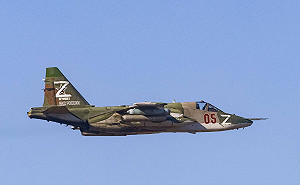 (影)俄軍連連摔機! Su-25訓練飛行墜毀、Su-34機腹滑行降落跑道