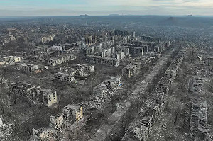 (影)烏軍攻入捷爾任斯克!俄防線崩潰 軍隊集結遭精準打擊30俄軍陣亡