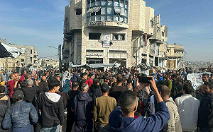 (影) 加薩出現反哈瑪斯大遊行! 不要空襲與飢荒 數千人上街籲結束戰爭