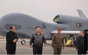 北韓最新無人機曝光! 偵察機和攻擊機亮相 金正恩連續2天視察