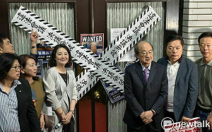 快訊》來真的！民進黨團封鎖立院議場出入口 要韓國瑜先協商再開會