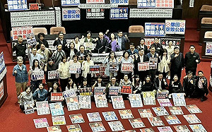 (影) 立院衝突白熱化再現全武行？柯建銘狠嗆傅崐萁：你敢動我試試看