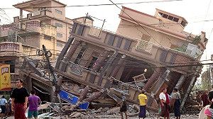 緬泰地震第四天 緬甸罹難數恐升破2,000人 逾300人失聯