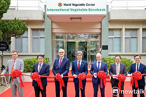 亞蔬種原庫翻新落成  黃偉哲感謝亞蔬肩負全球糧食安全任務