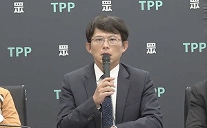 柯文哲「自費延醫」是陳水扁建議　黃國昌：點滴都記在心裡 