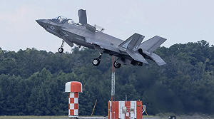 頭盔41秒內故障3次! 美F-35離奇墜毀事故後 飛行員不接受軍方「甩鍋」