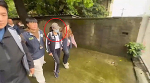 (影)陸配網紅「小微」涉武統言論遭強制驅逐出境 移民署依法遣返捍衛主權