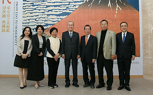 觀賞「浮世繪典藏展」  謝長廷讚創價美術館社區藝術教育成功