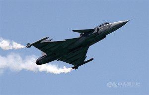哥倫比亞強化空軍  總統宣布將採購瑞典獅鷲戰機