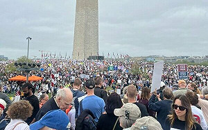 川普政策掀民怨！多國城市、全美多地爆發示威高喊「把髒手拿開」