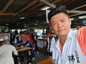 林憶君服務處主任孟憲法違停嗆警請辭致歉 民眾黨決議停權1年