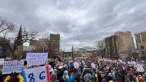 (影)把手拿開！反川普大串連 波士頓、紐約、華盛頓、芝加哥人潮湧現