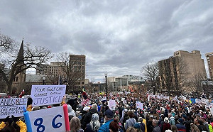 (影)把手拿開！反川普大串連 波士頓、紐約、華盛頓、芝加哥人潮湧現