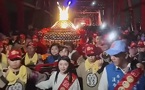 大甲媽祖遶境驚爆藍綠首長搶鑾轎  顏清標緩頰：大家攏是為了媽祖啦！沒什麼代誌！ 