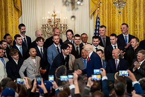 道奇帶冠軍進白宮！大谷和川普握手「獲特別待遇」　山本由伸疑臭臉引熱議