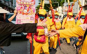 大甲媽祖遶境走不累！《星城Online》送錢母、休息車一路同行