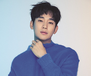 金秀賢交往未成年證據再加一?網揪「金賽綸美甲」照  轟:別再說謊