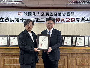 賴瑞隆連18會期獲選優秀立委  為高雄爭取6000億建設經費