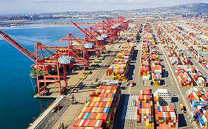 首批145%中國貨品抵洛杉磯!很多船半空 貨櫃比同期減1/3 美恐迎缺貨潮