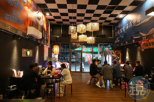 【台東和風旅行3】宵夜就吃這間!台東在地深夜食堂:半夜大嗑關山剝皮辣椒牛五花、鹽烤台灣鯛超滿足