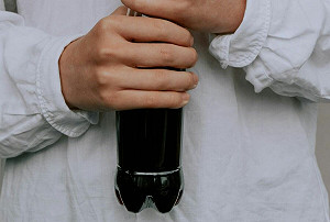 汽水瓶底「五爪」設計不是裝飾　物理老師吐真相 