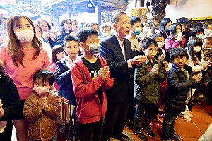 千名契子女回宮祝壽 感謝萬和宮媽祖保佑平安長大