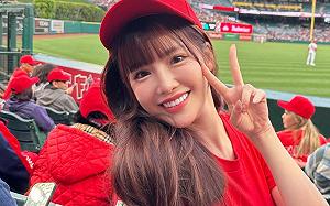 啦啦隊女神菲菲罹「髕骨軟化症」！崩潰痛哭：不知道怎麼辦