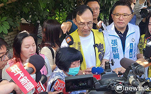 全面開戰 朱立倫直搗吳思瑤選區拉連署 