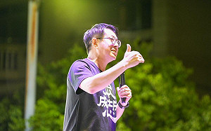 罷免「雙吳」稱送萬餘份連署書  尹立質疑灌水：箱子重量、數量都不對 