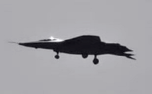 中國新一代無尾翼隱形戰機J-50座艙罩設計首度清晰曝光