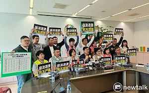 怒批她是死亡連署始祖 綠營要盧秀燕到街頭看罷團如何連署