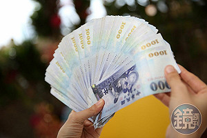 他見越南移工月領11萬「嚇一跳」 網見薪資單數據:很瘋狂
