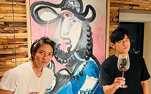 山下智久驚喜現身台北！ 合體周董舉杯：一起度過的幸運一天