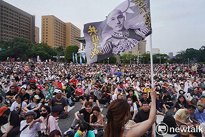 凱道聚集人數達5萬 王義川:罷藍委連署都是一張一張簽好簽滿