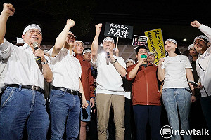 國民黨夜衝北檢  周偉航諷:場面冷清喊得像千軍萬馬  朱立倫號召如周天子舉烽火